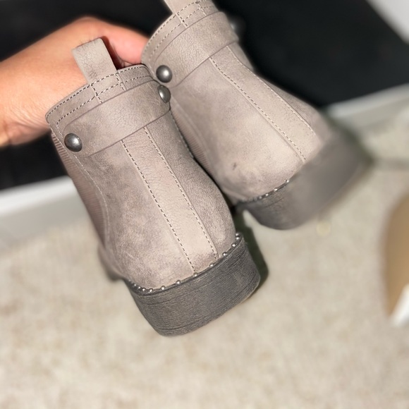 Grey/ Tan Ankle Boots Call It Spring - Picture 5 of 6